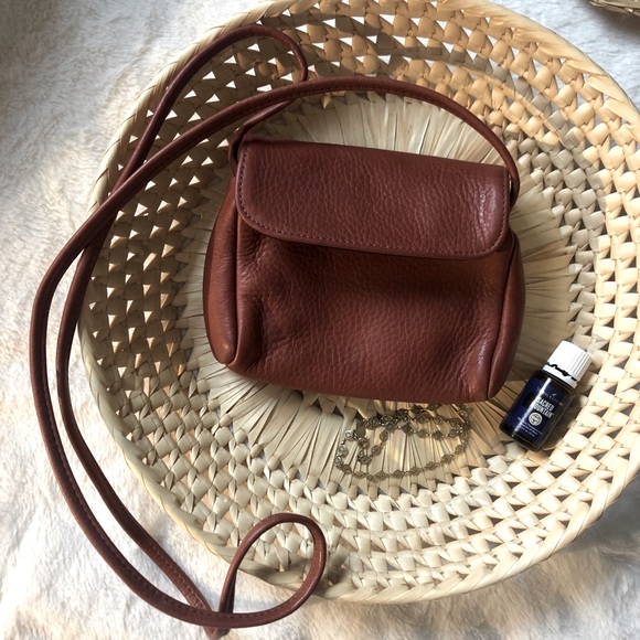 Vintage Handbags - VTG small leather crossbody purse